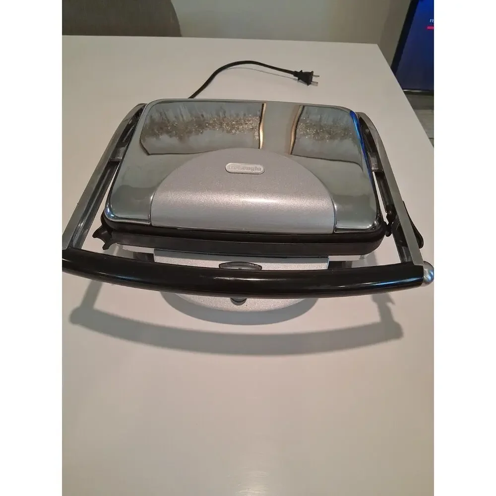 DeLonghi CGH800 Retro Contact Grill Panini Press Stainless Steel Slightly